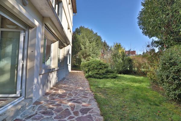 Dpt Hauts de Seine (92), à vendre maison P7 de 220 m² - Terrain de 560,00 m²