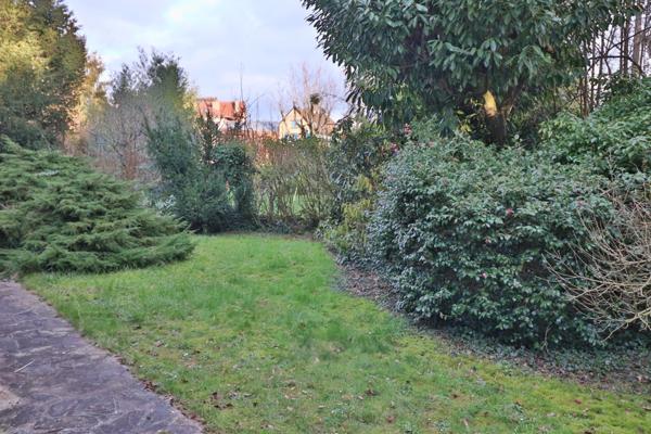 Dpt Hauts de Seine (92), à vendre maison P7 de 220 m² - Terrain de 560,00 m²