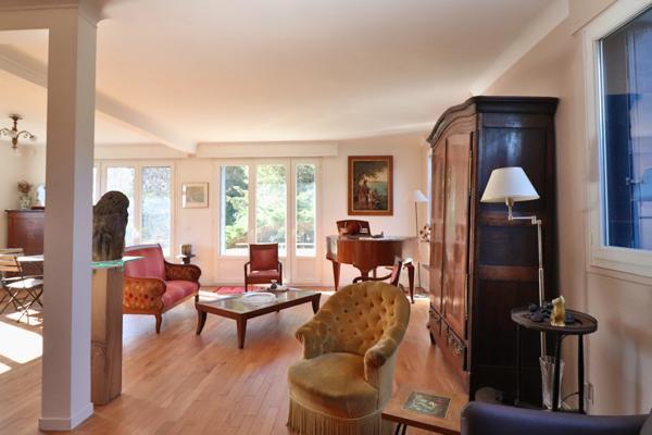 Dpt Hauts de Seine (92), à vendre maison P7 de 220 m² - Terrain de 560,00 m²