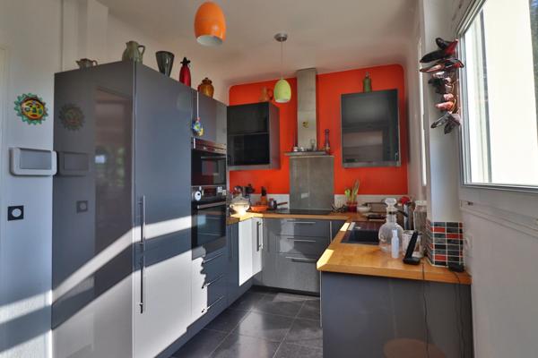 Dpt Hauts de Seine (92), à vendre maison P7 de 220 m² - Terrain de 560,00 m²