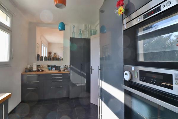 Dpt Hauts de Seine (92), à vendre maison P7 de 220 m² - Terrain de 560,00 m²