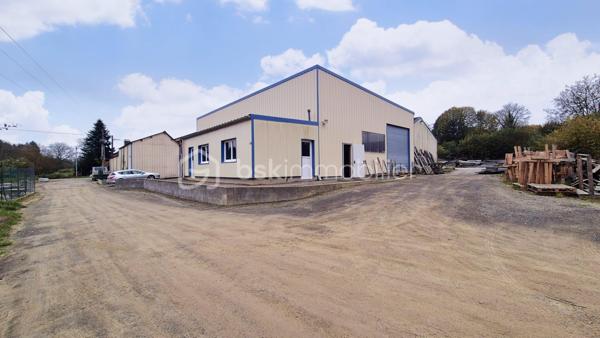 Local d activites de 820 m²