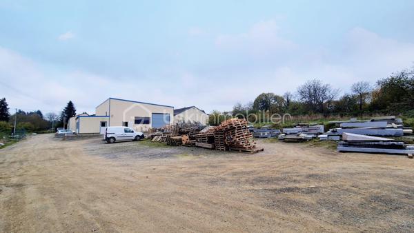 Local d activites de 820 m²