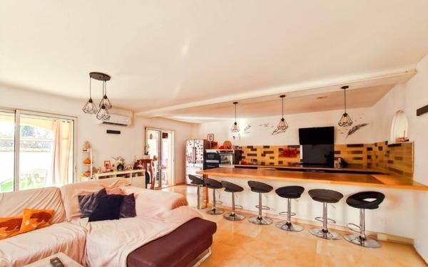 Maison à vendre    4 pièces •  Rodilhan