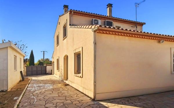 Maison à vendre    4 pièces •  Rodilhan