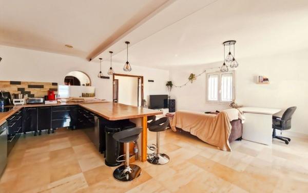 Maison à vendre    4 pièces •  Rodilhan