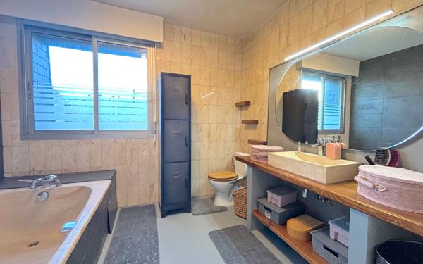 Maison à vendre    8 pièces • 377 m2 Ris-Orangis