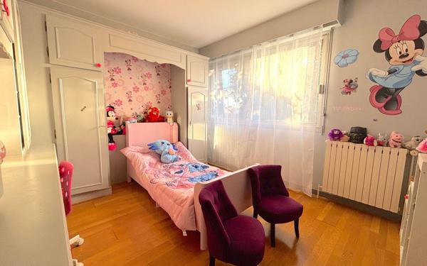 Maison à vendre    8 pièces • 377 m2 Ris-Orangis