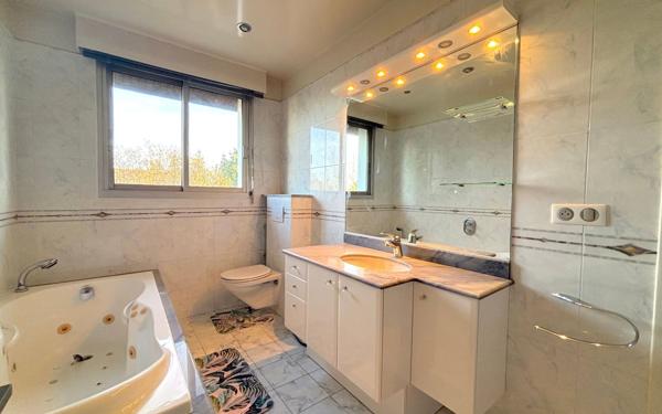 Maison à vendre    8 pièces • 377 m2 Ris-Orangis