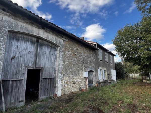 FERMETTE AVEC 1 HA DE TERRES