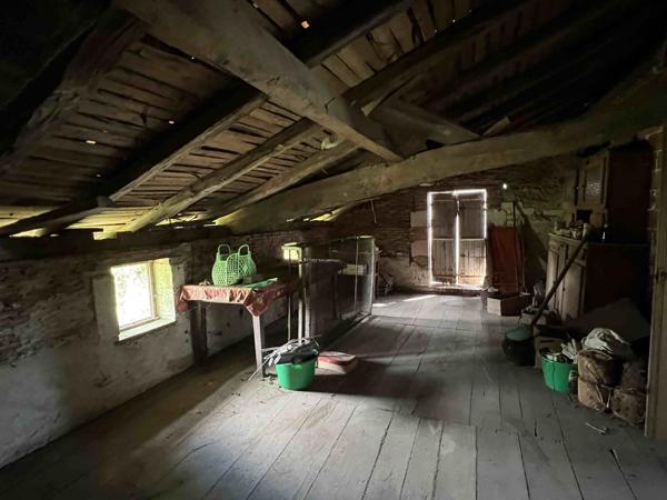 FERMETTE AVEC 1 HA DE TERRES