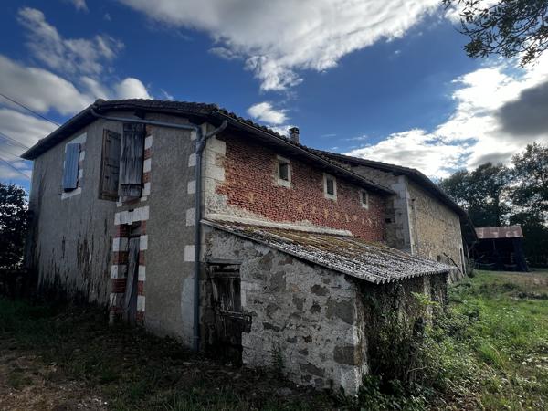 FERMETTE AVEC 1 HA DE TERRES