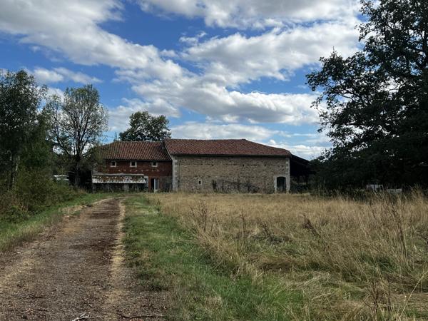 FERMETTE AVEC 1 HA DE TERRES