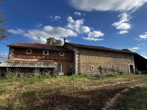 FERMETTE AVEC 1 HA DE TERRES