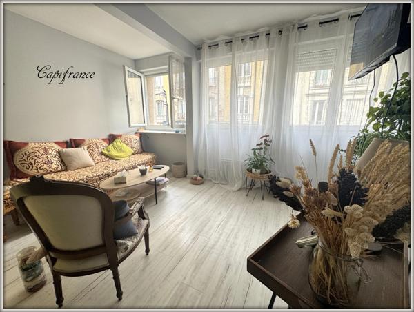 Appartement à vendre 3 pièces. Ascenseur. A coté de la gare RER + 1 place de stationnement