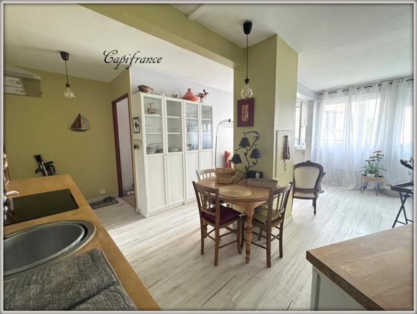 Appartement à vendre 3 pièces. Ascenseur. A coté de la gare RER + 1 place de stationnement