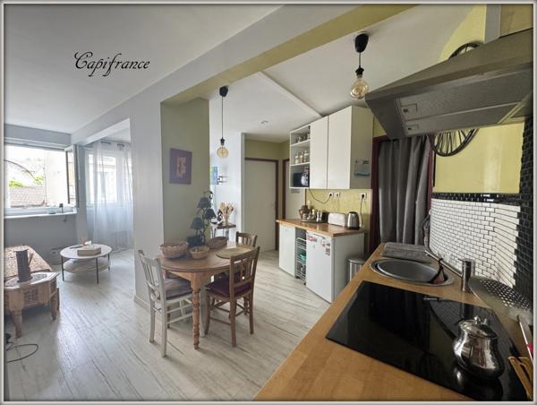 Appartement à vendre 3 pièces. Ascenseur. A coté de la gare RER + 1 place de stationnement