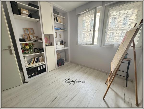 Appartement à vendre 3 pièces. Ascenseur. A coté de la gare RER + 1 place de stationnement