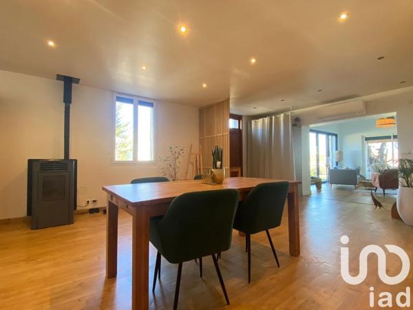 Maison 6 pièces de 154 m² à Galgon (33133)