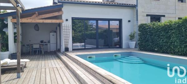 Maison 6 pièces de 154 m² à Galgon (33133)