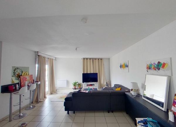 Appartement à vendre    3 pièces • 65 m2 Vénissieux