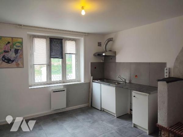  A VENDRE - MAISON AVEC BEAU POTENTIEL A COURNON (56) - Terrain de 5 504m2
Idéale située au c?...