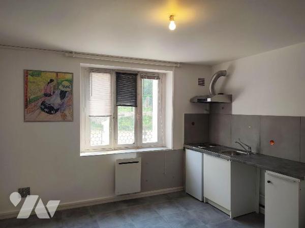  A VENDRE - MAISON AVEC BEAU POTENTIEL A COURNON (56) - Terrain de 5 504m2
Idéale située au c?...