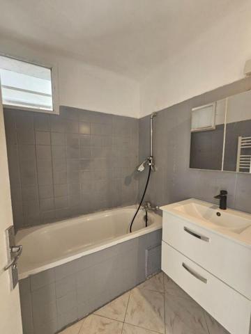 Appartement Martigues 3 pièce(s) 60 m2 avec balcon