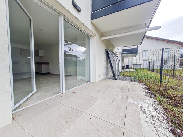Marnaz (74460) T2 DE 45 M² A LOUER - TERRASSE ET JARDIN + PLACE DE PARKING EN S/SOL - NOUVELLE RESIDENCE A MARNAZ