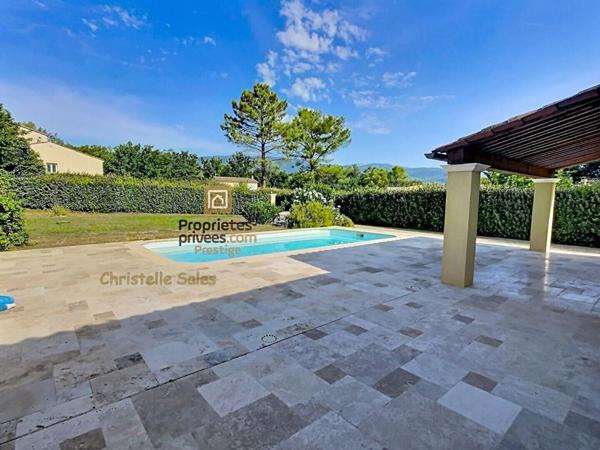 Villa  4 pièce(s) de plain-pied 135 m2 AVEC GARAGE ET PISCINE