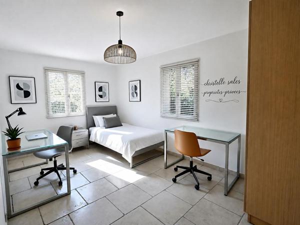 Villa  4 pièce(s) de plain-pied 135 m2 AVEC GARAGE ET PISCINE
