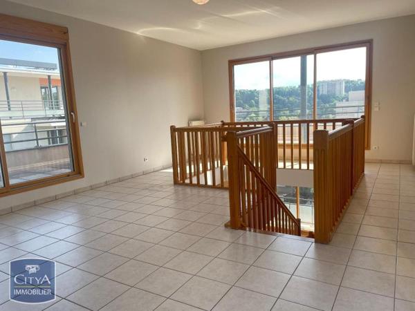 Appartement à louer 5 pièces 159.34m²