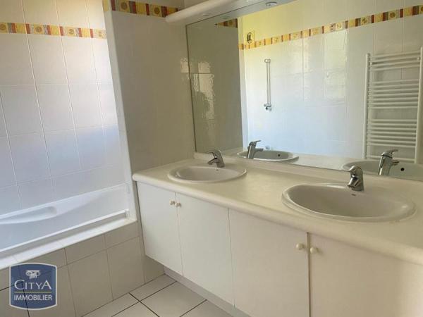 Appartement à louer 5 pièces 159.34m²