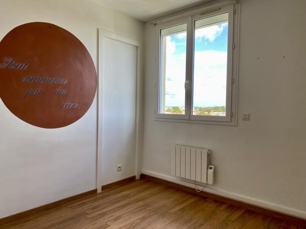 PROCHE CENTRE-VILLE – TYPE 3 ORIENTÉ EST-OUEST