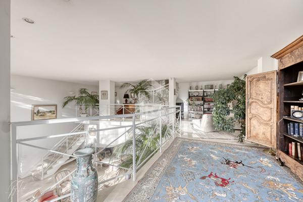 Brancas - Maison d'architecte plein sud, 5 chambres, terrasses, 2 garages - Adresse premium