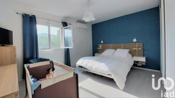 Maison traditionnelle 4 pièces de 145 m² à Hyères (83400)