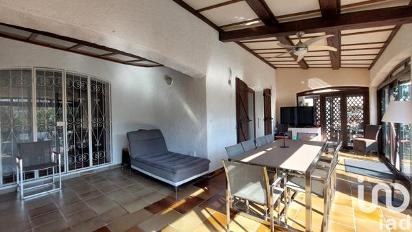 Maison traditionnelle 4 pièces de 145 m² à Hyères (83400)