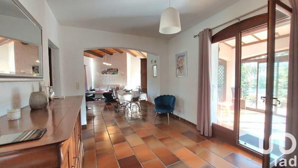 Maison traditionnelle 4 pièces de 145 m² à Hyères (83400)