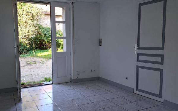 Appartement à louer    1 pièce •  Quincy-Voisins