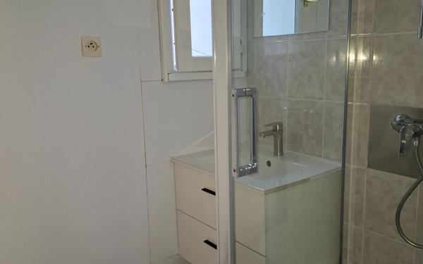 Appartement à louer    1 pièce •  Quincy-Voisins