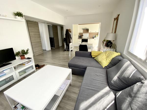 Appartement
         3 pièces
        - 60 m²