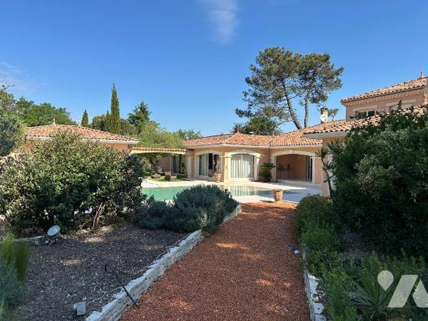 La Provence aux portes du Médoc : pour les amoureux de grands espaces, 
A vendre à Parempuyre ...