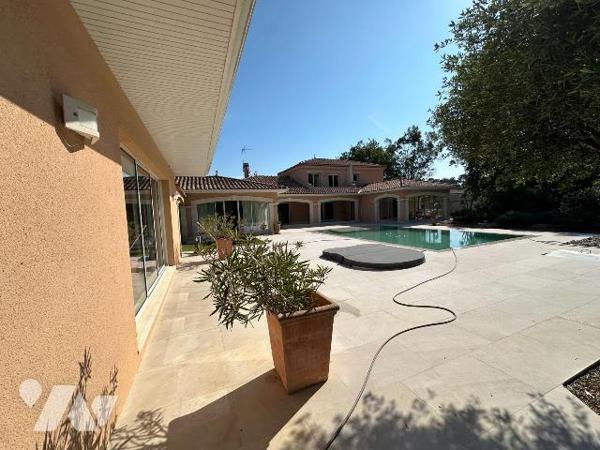 La Provence aux portes du Médoc : pour les amoureux de grands espaces, 
A vendre à Parempuyre ...