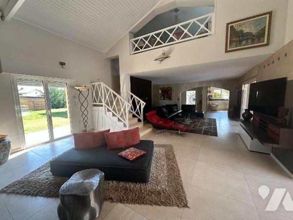 La Provence aux portes du Médoc : pour les amoureux de grands espaces, 
A vendre à Parempuyre ...