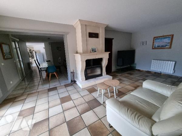 Maison d'habitation avec piscine