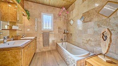 Villa à vendre à Saint-Raphaël dans le Var (83700), ref : 1001235 Villa à vendre à Saint-Raphaël dans le Var (83700), ref : 1001235
