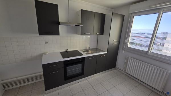 ROYAN PROCHE COMMERCES