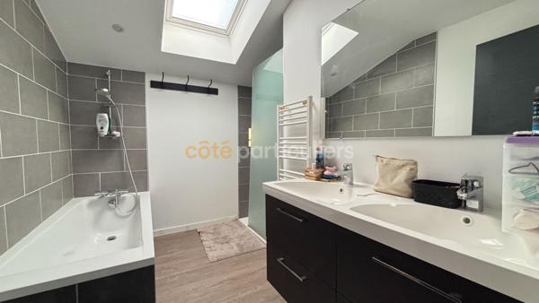 Vente
                Maison134 m² - 6 Pièces -
                    Eysines (33320)