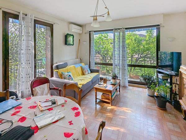 Maison 136 m² - 2 appartements/ terrain arboré avec puits. Garage 29 m²