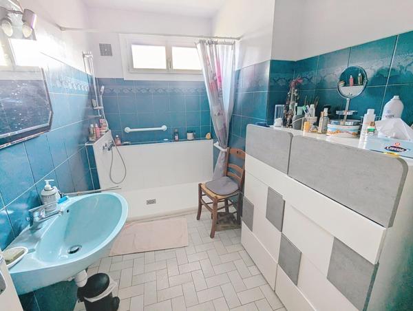 Maison 136 m² - 2 appartements/ terrain arboré avec puits. Garage 29 m²